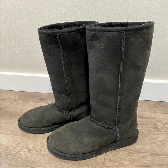 Ugg tall black boots - Picture 3 of 6